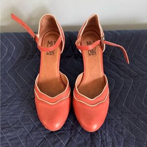 Miz Mooz Jagger Coral size 8